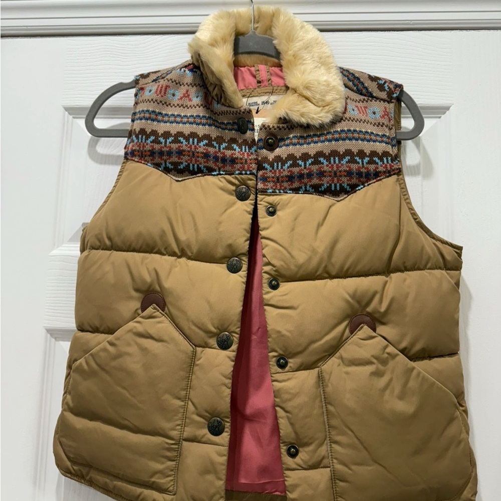 Women's Tan Puffer Vest with Faux Fur Collar